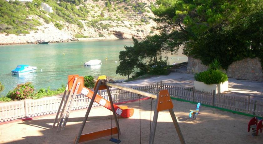 El Pinar 3* Cala Llonga (Ibiza)