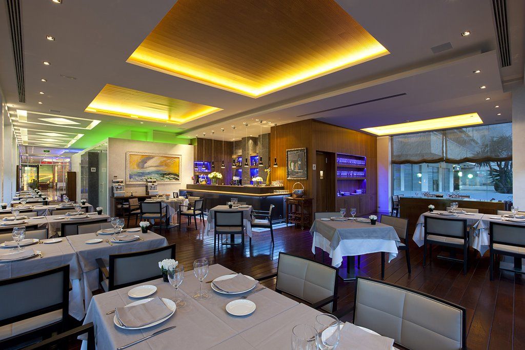 Hotel Mim & 4*