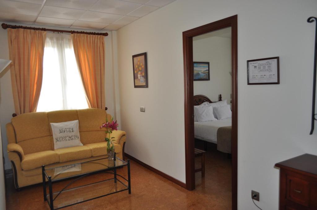 Hotel Heredero 3*