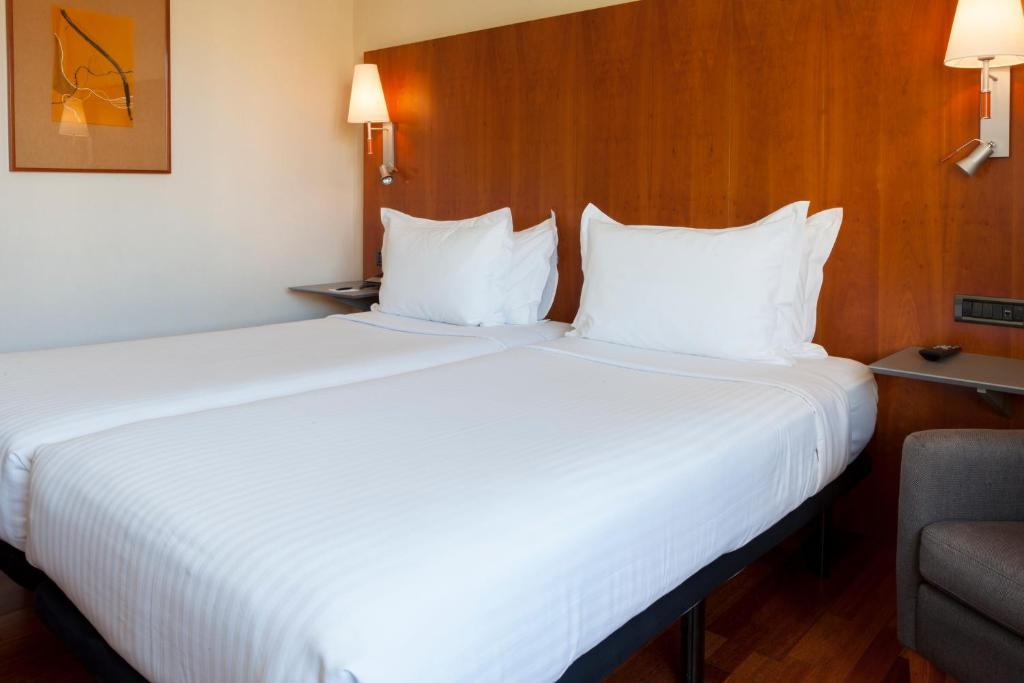 Ac Ciudad De 4*