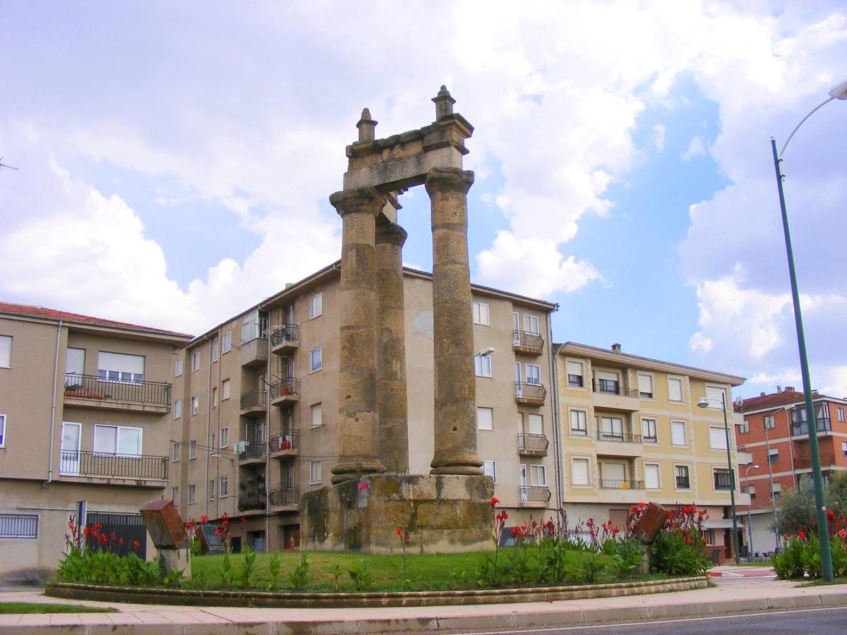 Hotel La Llave Del Campo *