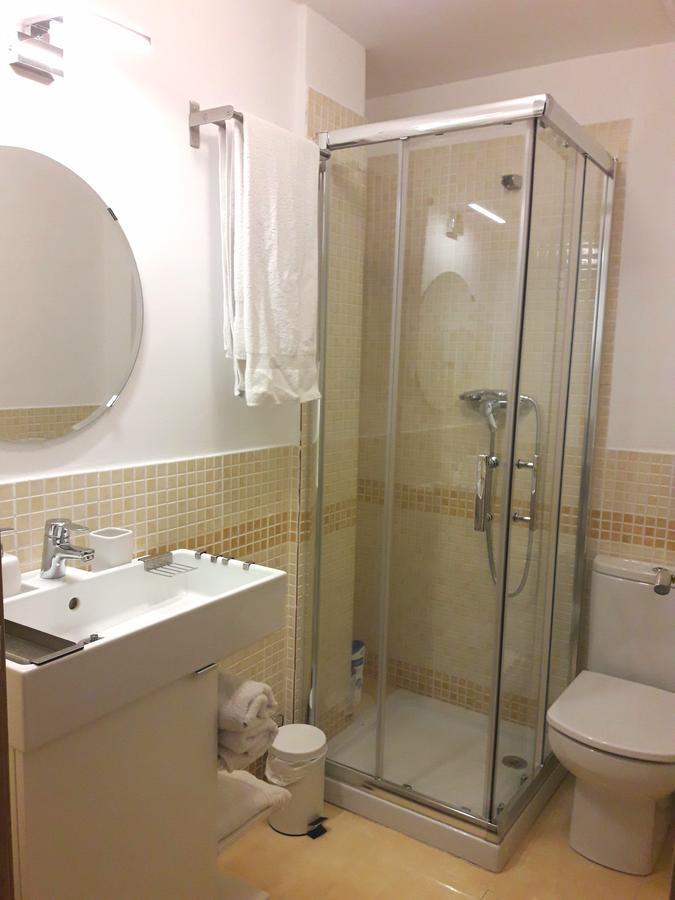 Y Estudios La Ristra Apartamento