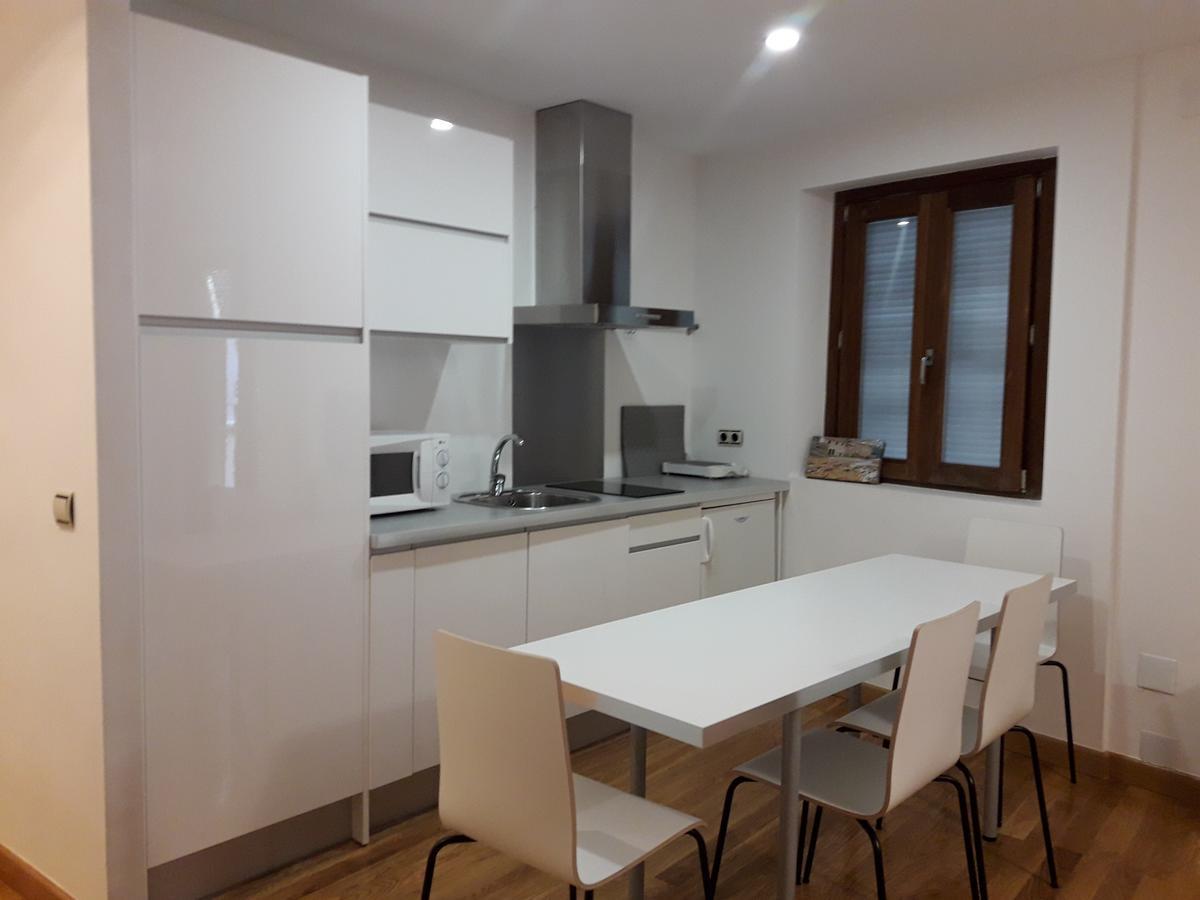 Y Estudios La Ristra Apartamento