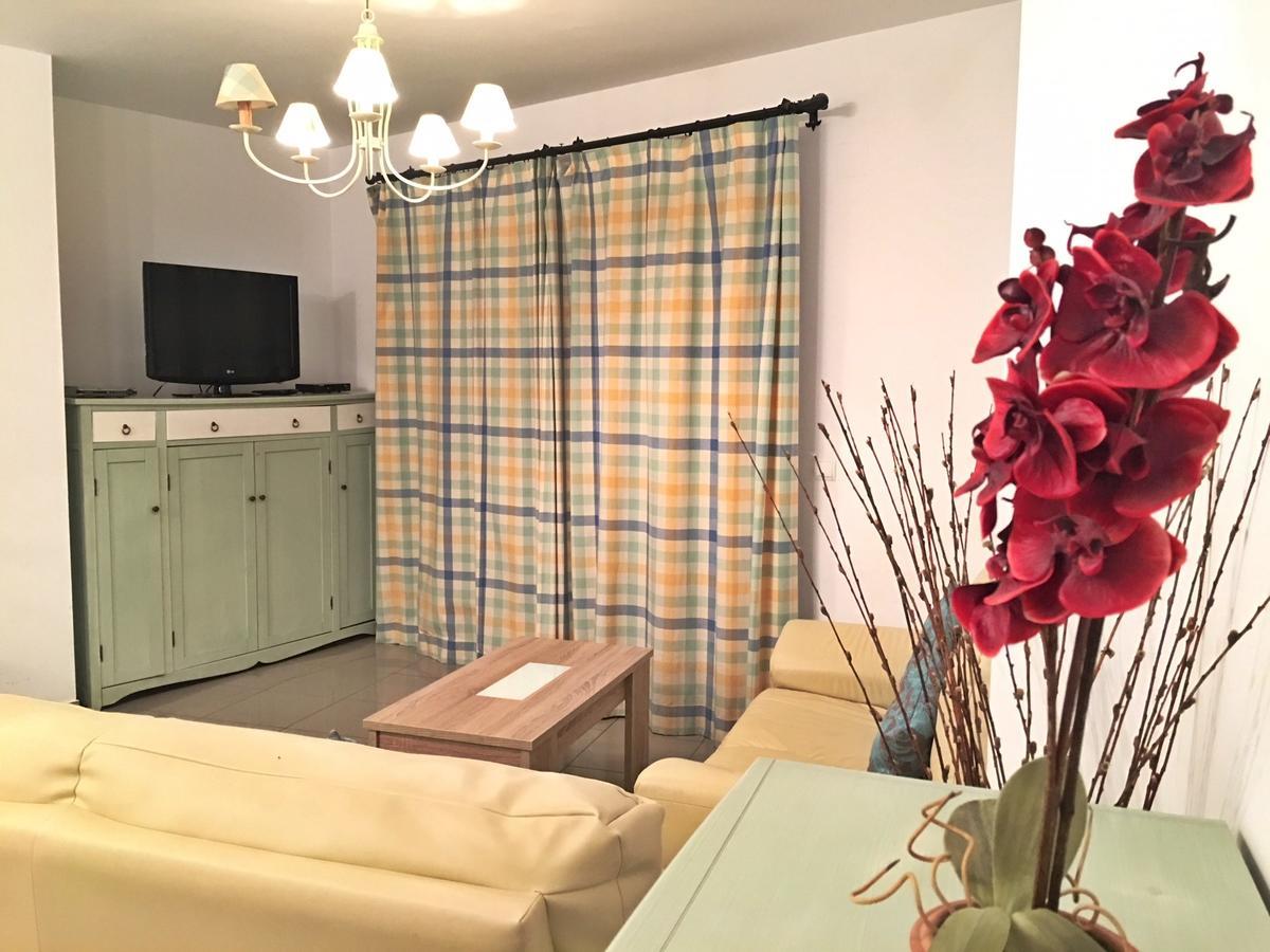 Rubarsal, Bluewater Apartment