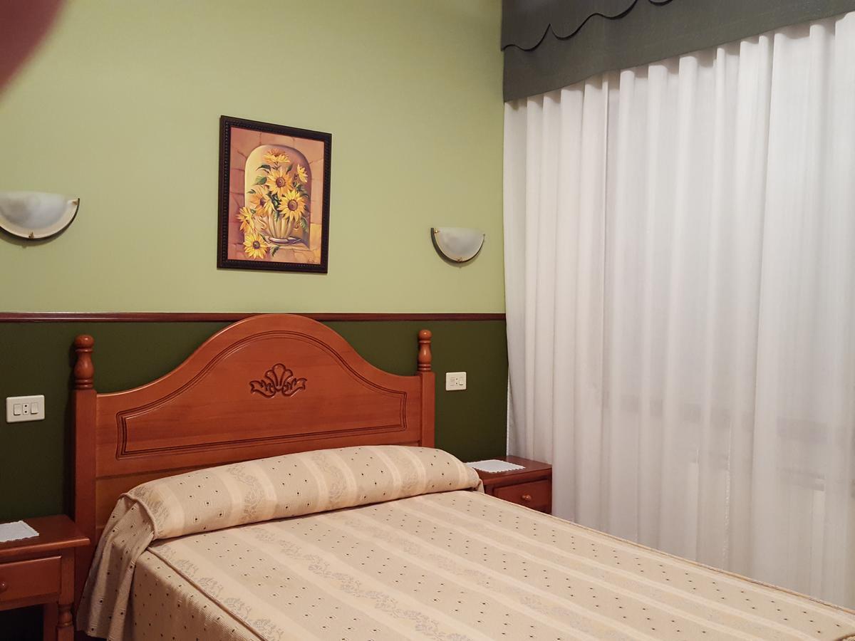 La Costera Hotel *