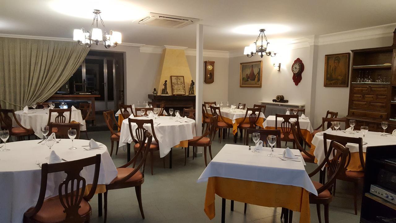 Pensión Restaurante Carolina 2*