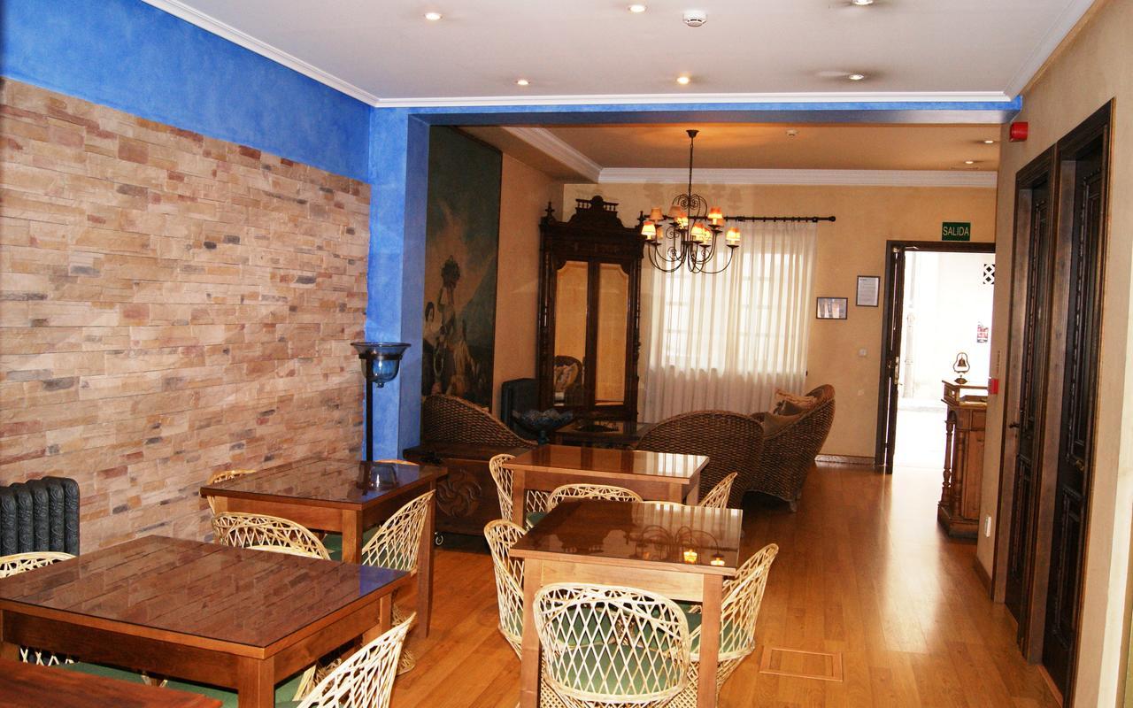 Hotel Conventin 2*