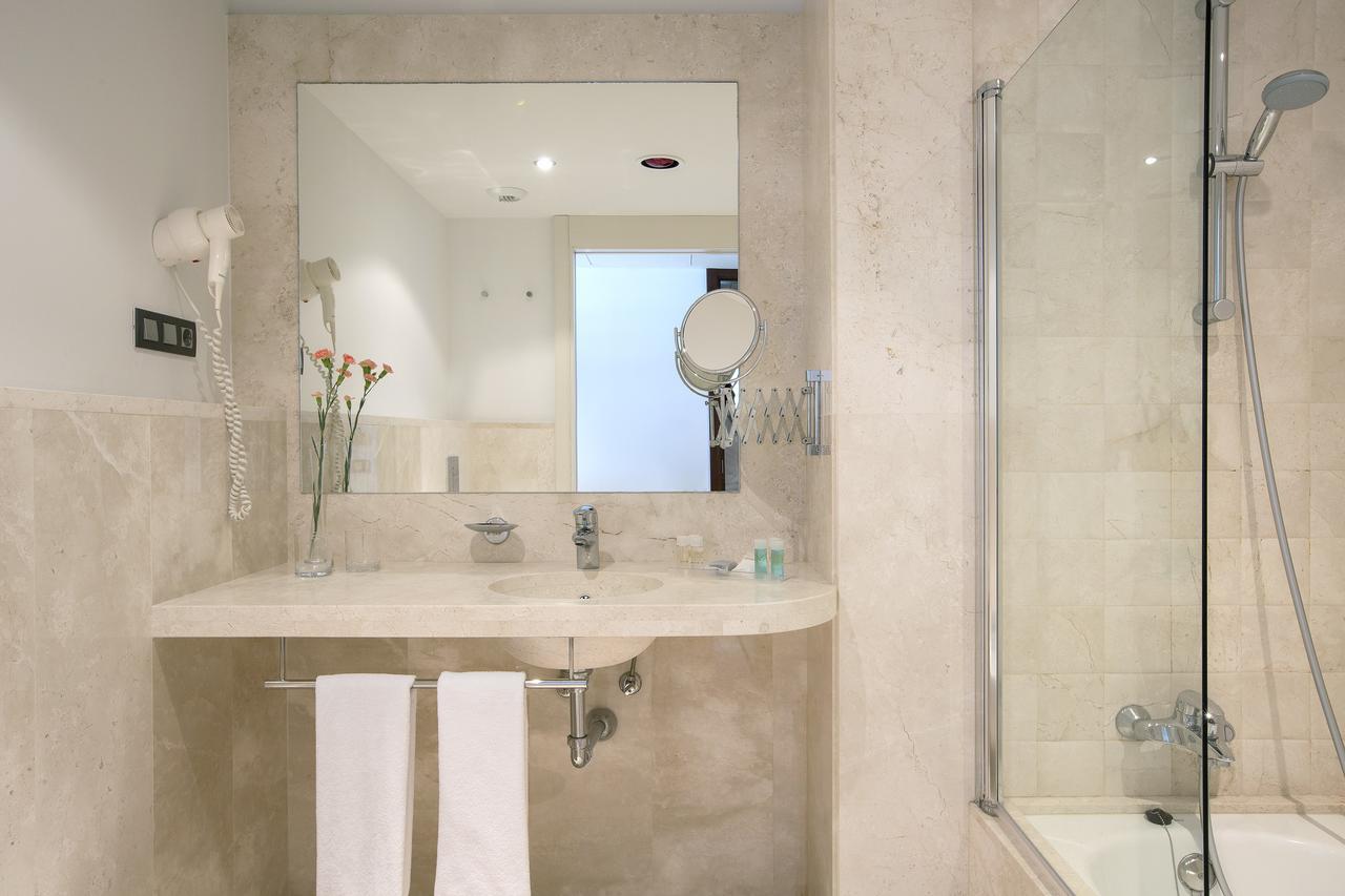 Hipotels Playa La Barrosa - Adults Only 4*