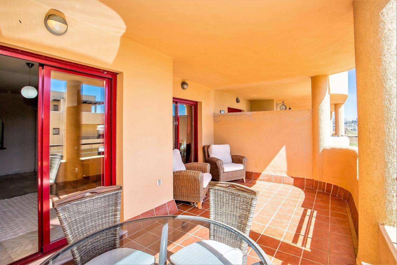 Lets In The Sun Blue Cala Apartamento *