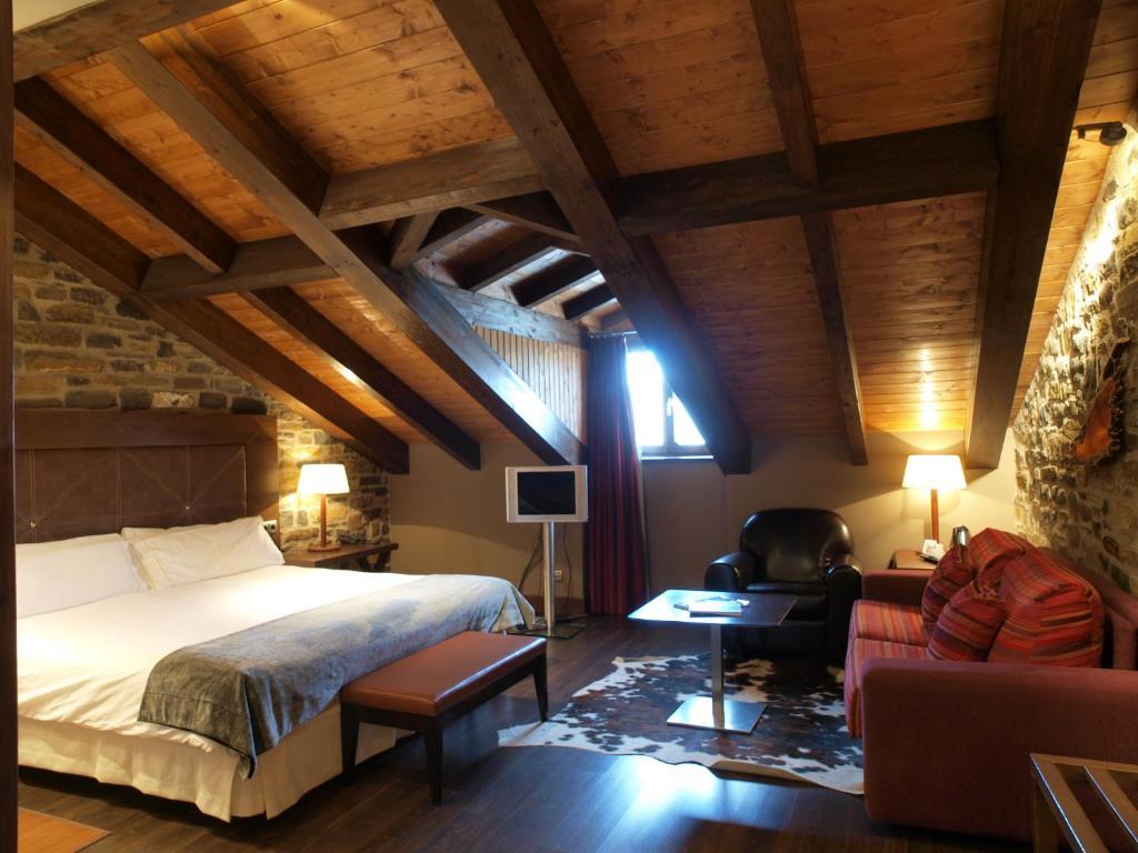 Hotel Siete Reyes Aínsa