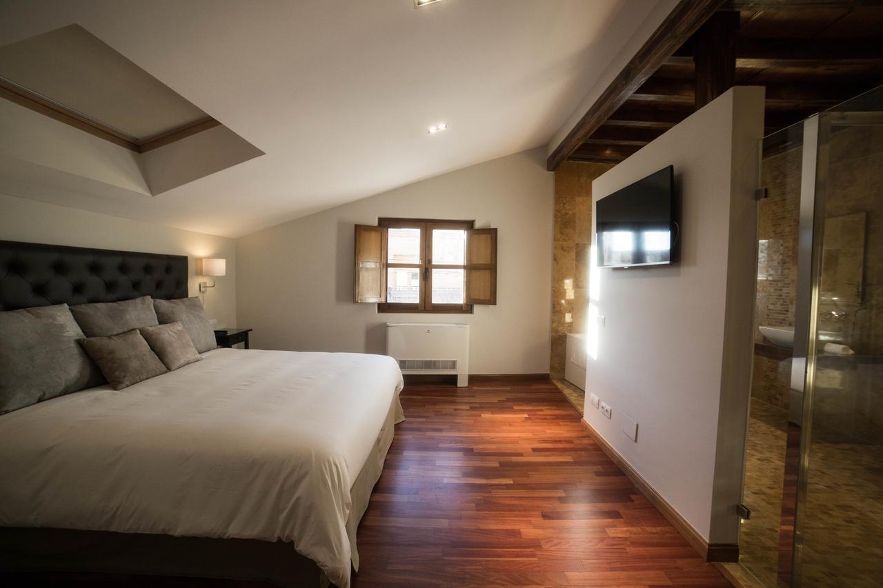 Isabel De Castilla Inn
