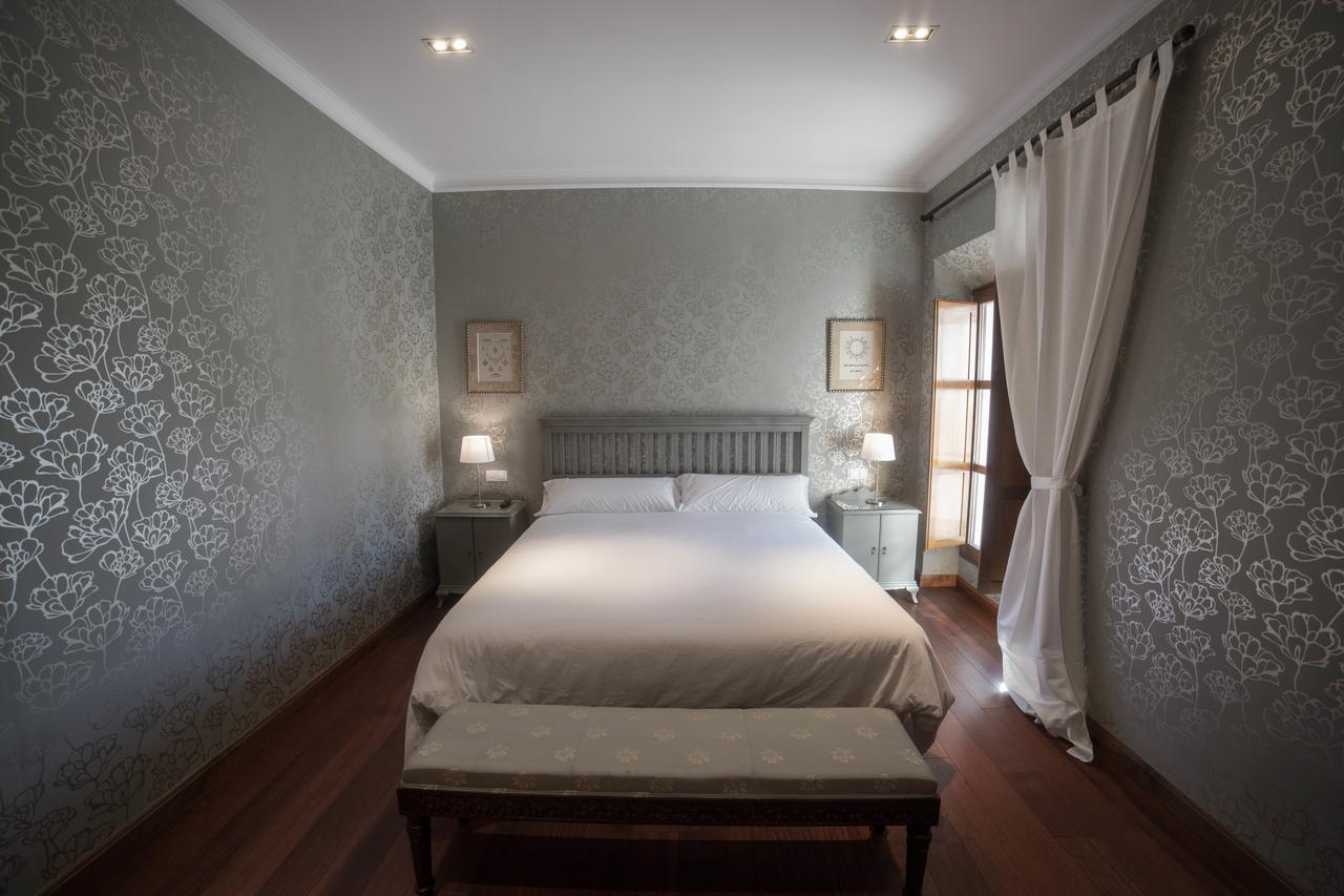 Isabel De Castilla 4*