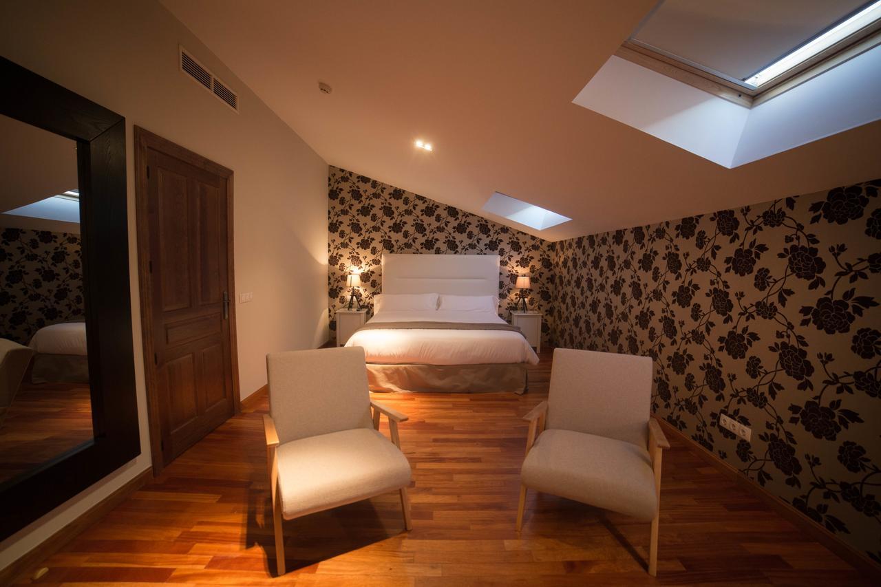 Isabel De Castilla Inn