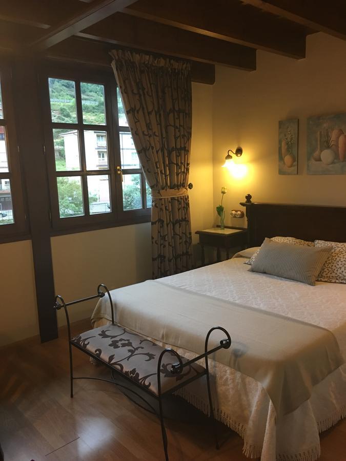 Hotel La De Barro Infiesto