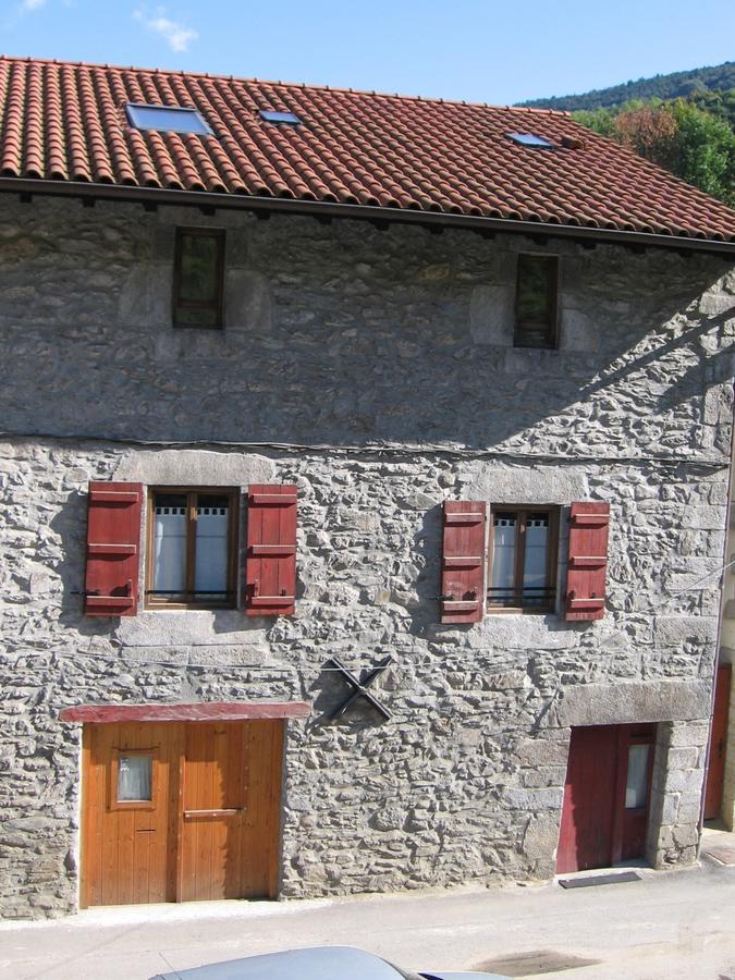 Larraenea