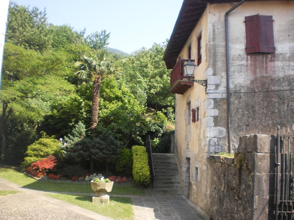 Bed & Breakfast Larraenea *