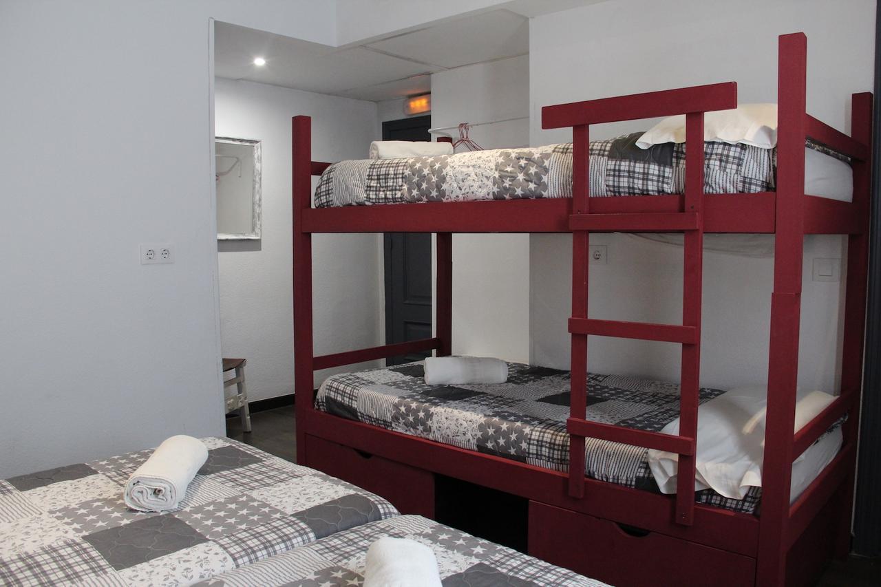 Oasis Backpackers' Hostel *