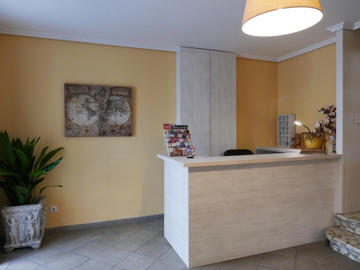 Cais Hotel *