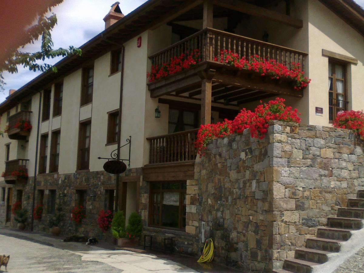 Casa Fidela Lomeña