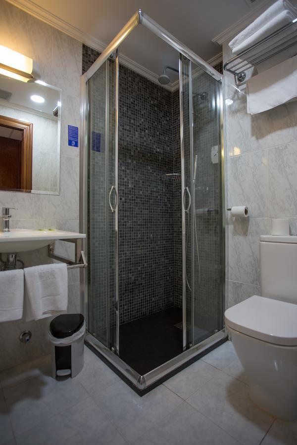 Yerri Hotel 2*