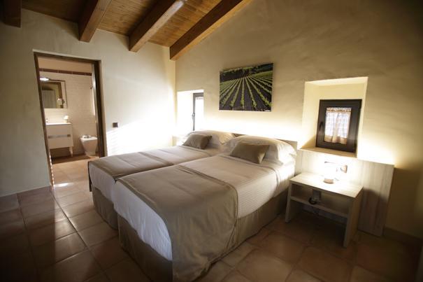 Panyella 3*