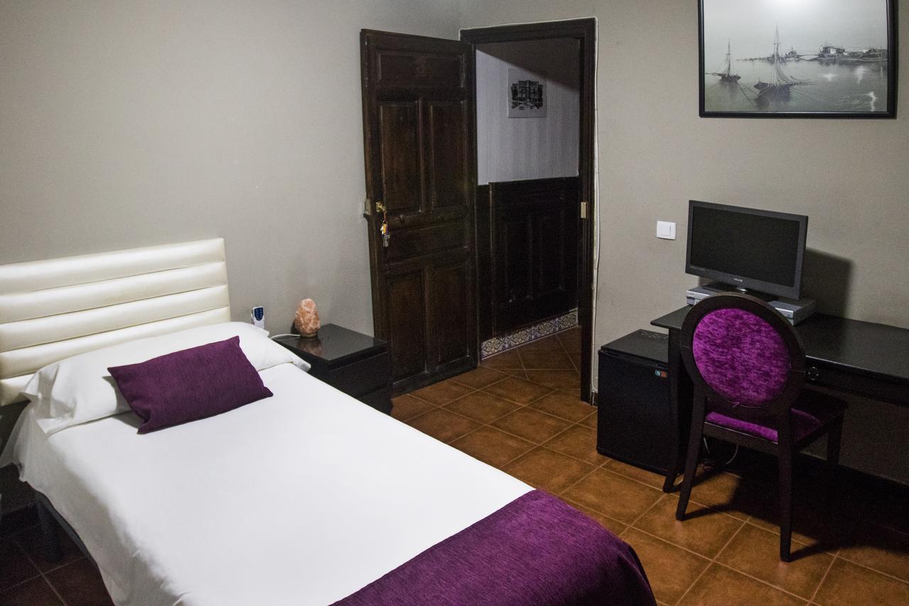 La De La Magistral Inn Alcala de Henares