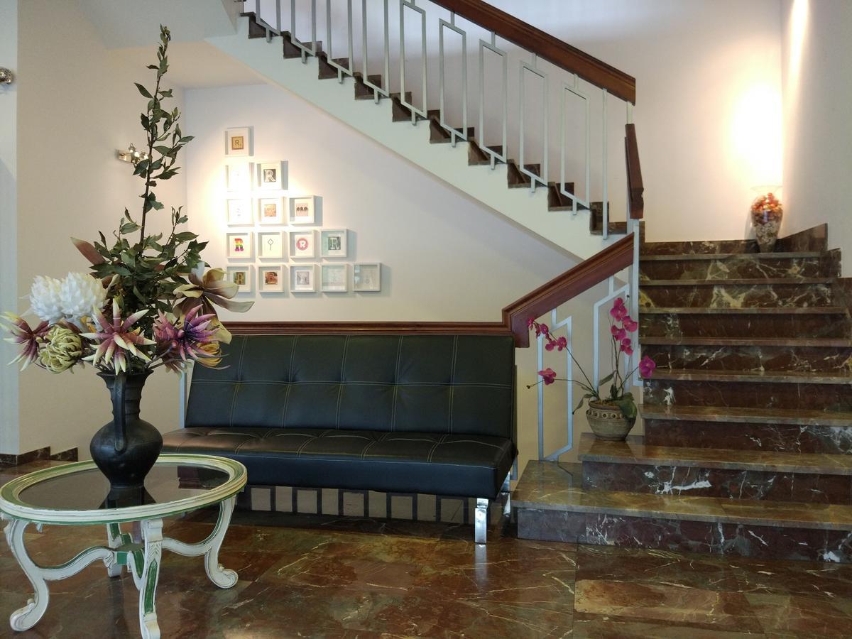 Rosales Bed & Breakfast 2*