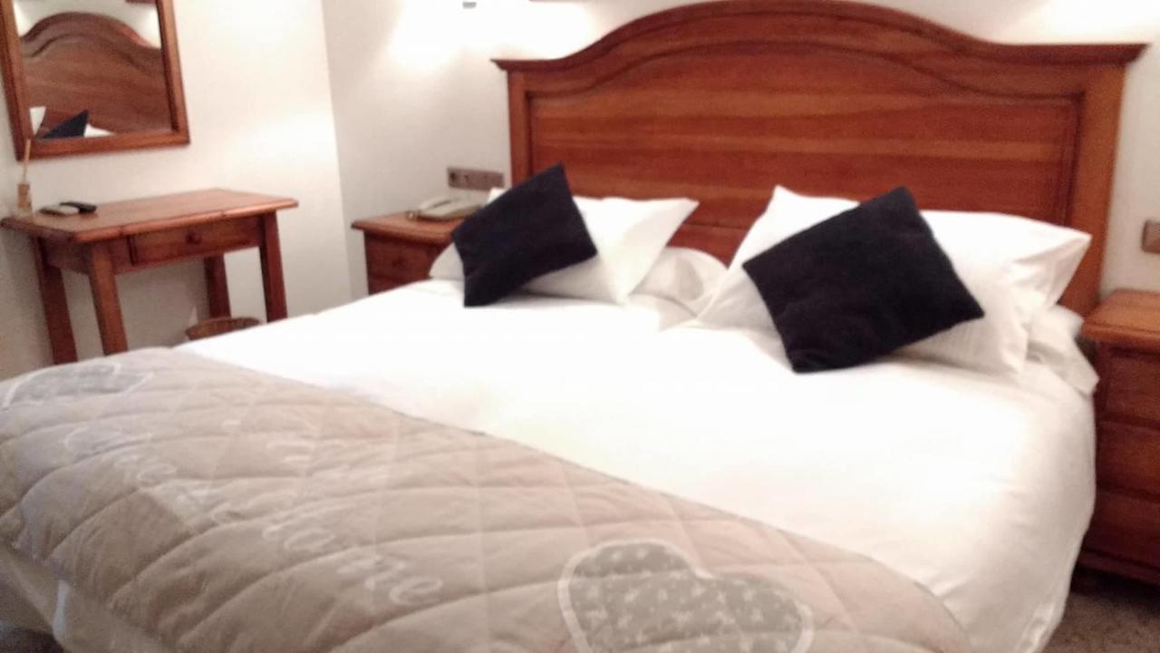 Bonilla Hotel *