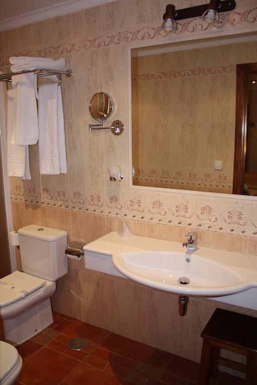 Hotel Dona Isabel *