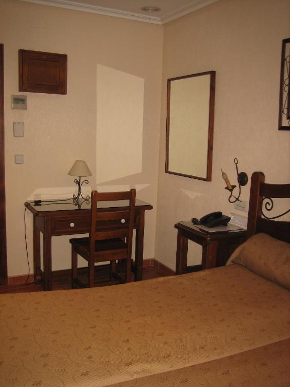 Dona Isabel Hotel *