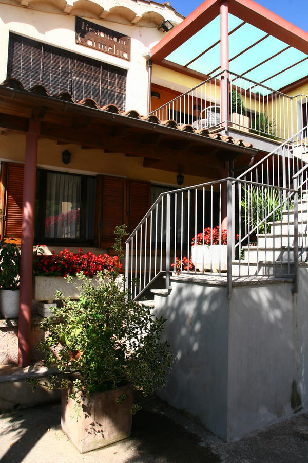 Carmelita 2*