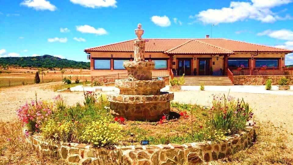 Mairas Hotel