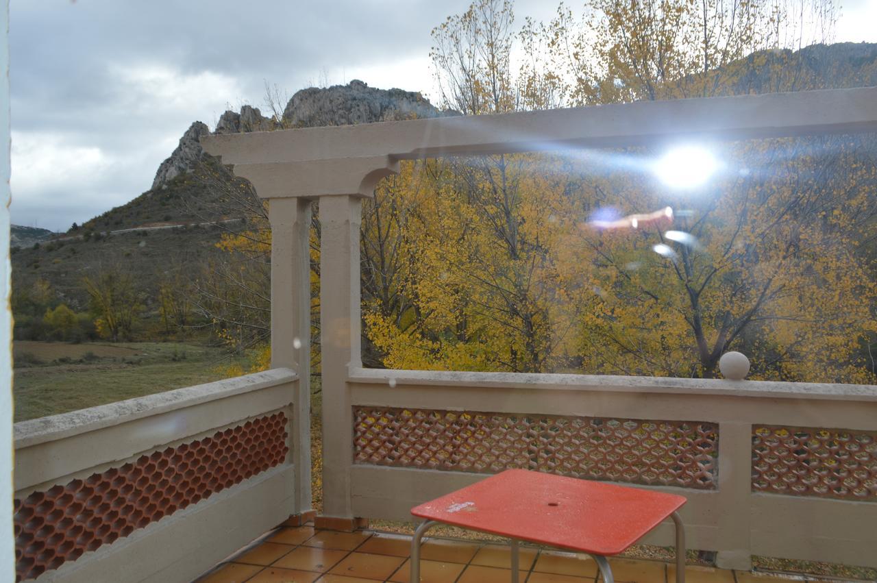 Hostal De *