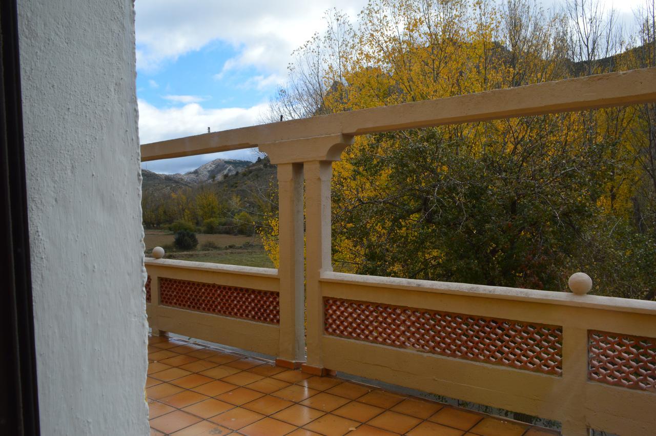 Hostal De *