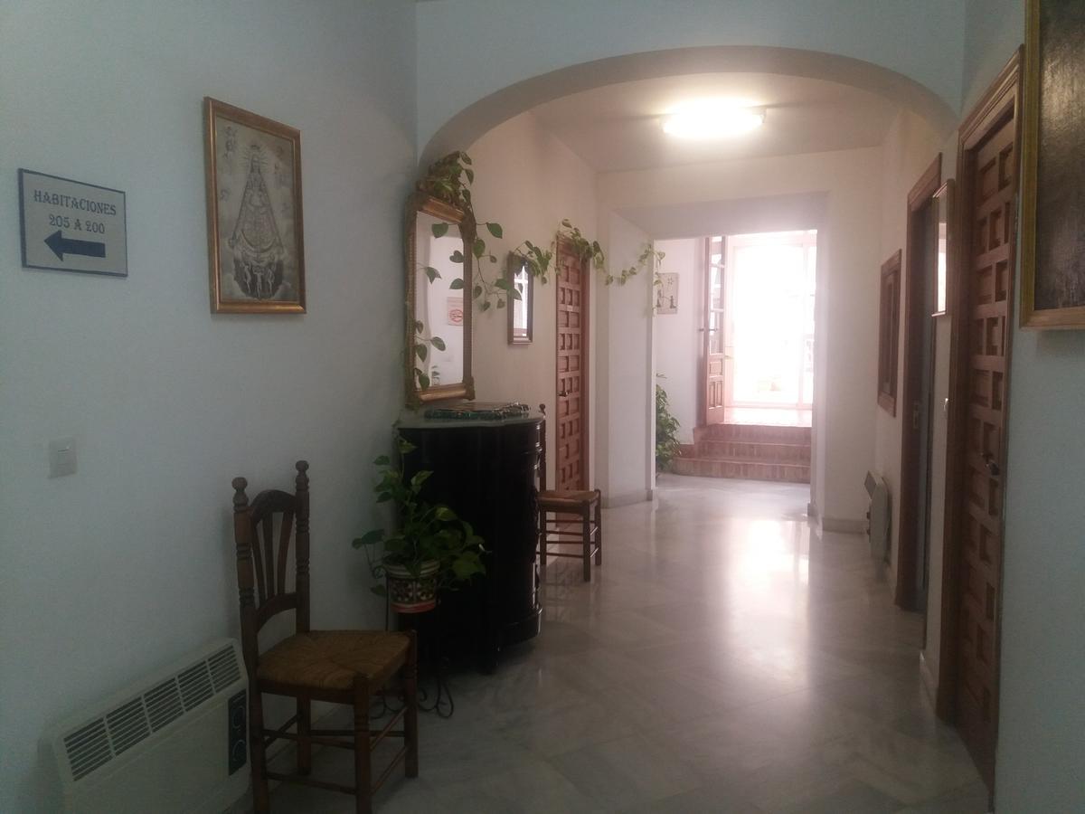Convento Madre De Dios De Carmona 2*