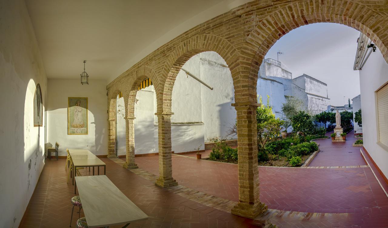 Convento Madre De Dios De Carmona 2*