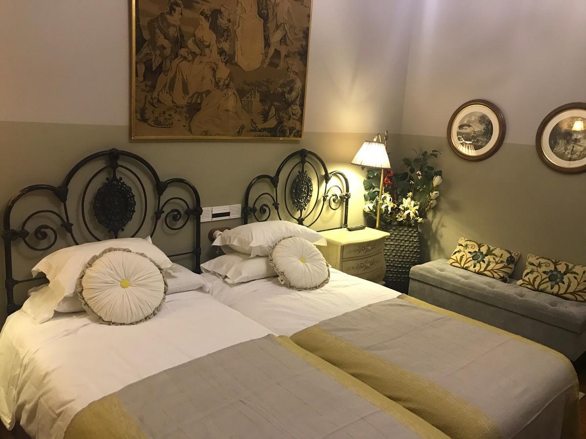 Hotel El Corral De 3*