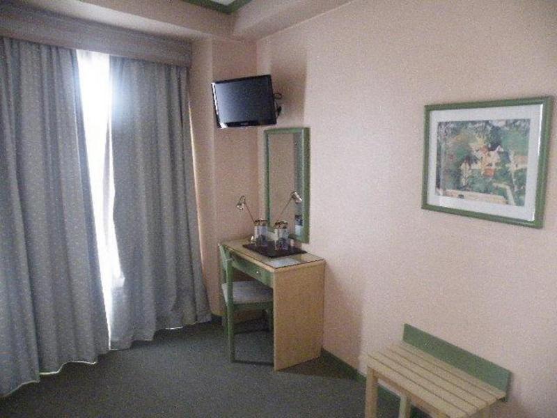 Hotel Puente 2*