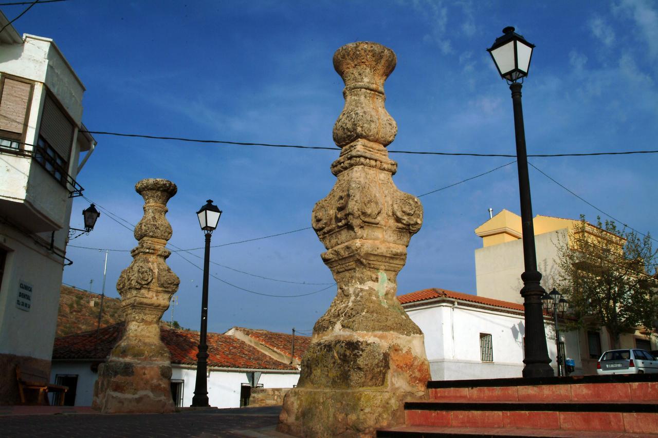 Puerta De *