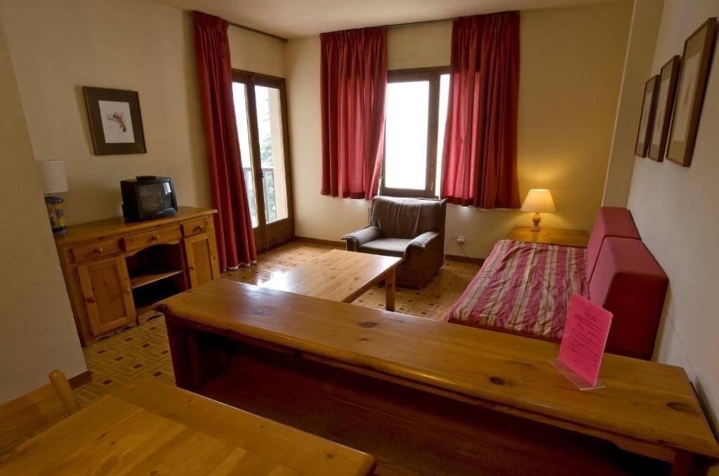 Pessets Adelaida Apartamento Sort