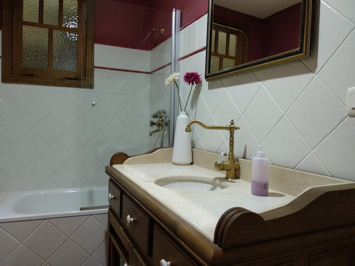 Casa Manoso Guest house Cea