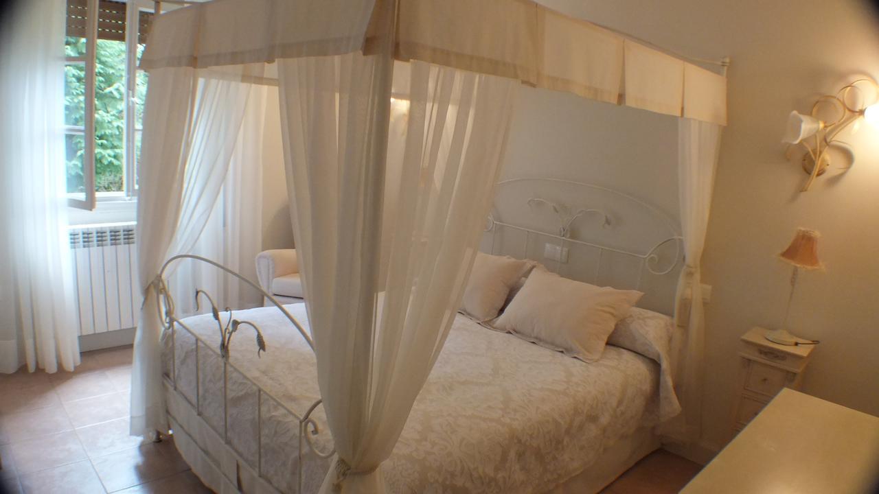 El Pomar Guest house Novales
