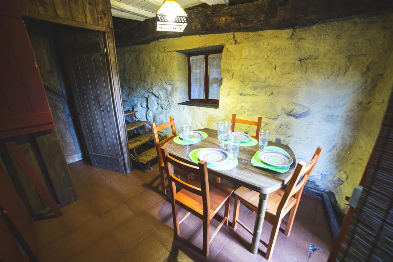 Caserío Da Castiñeira * Sas do Monte