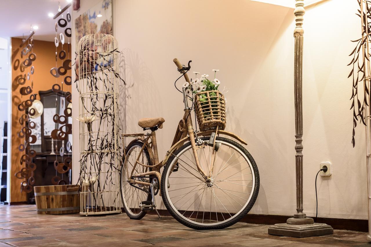 La De Alameda Hotel 3*
