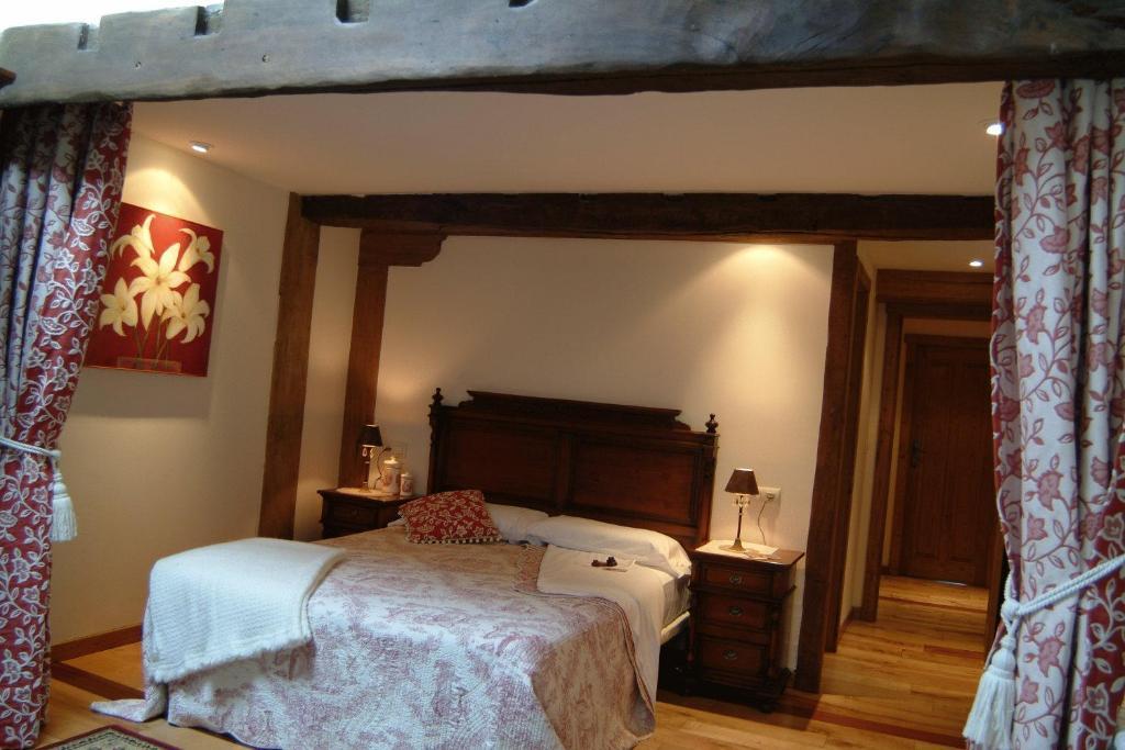 Las Helgueras Country house *