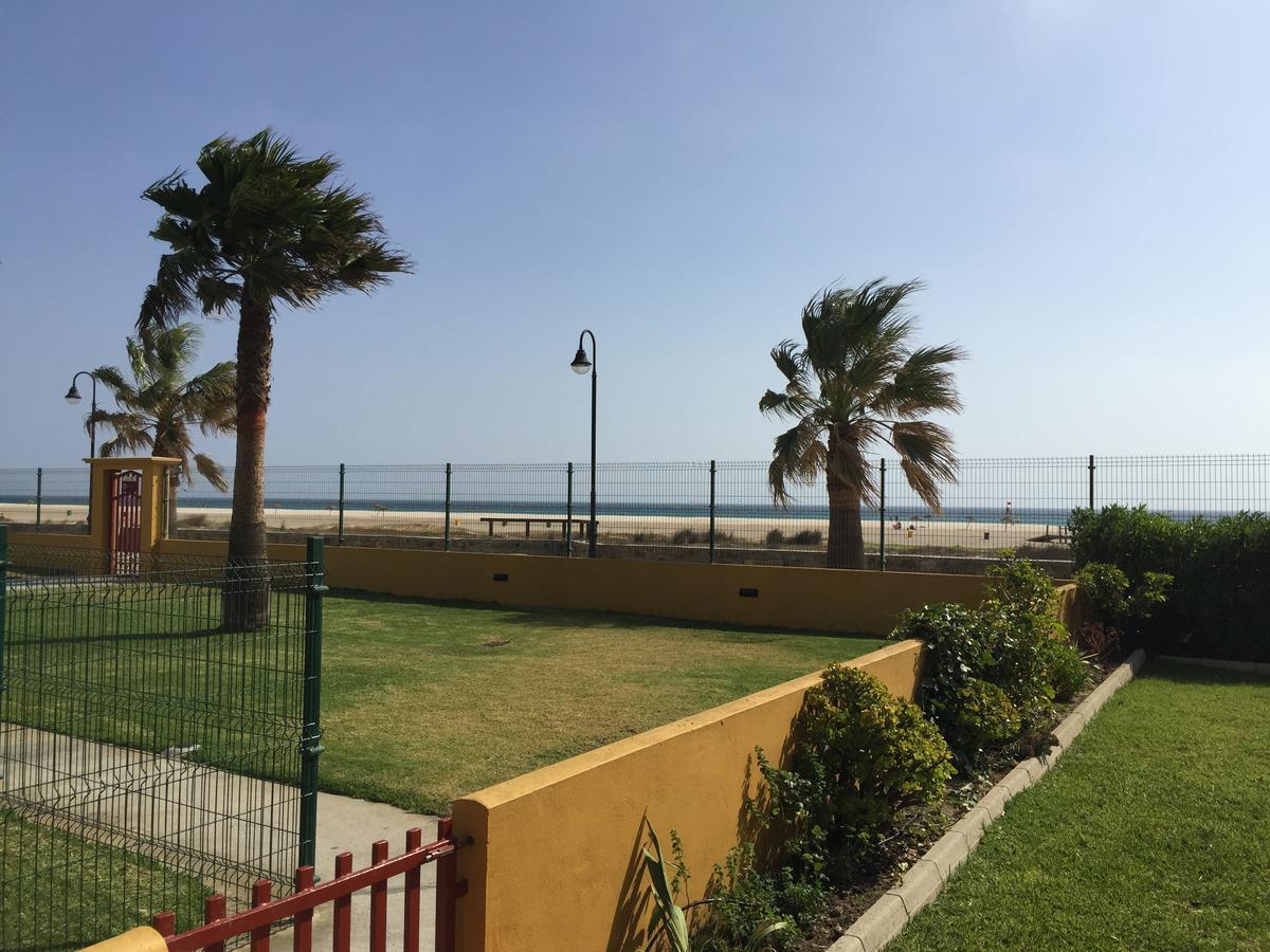 Apartamento Primera Linea De Playa Con Piscina. *