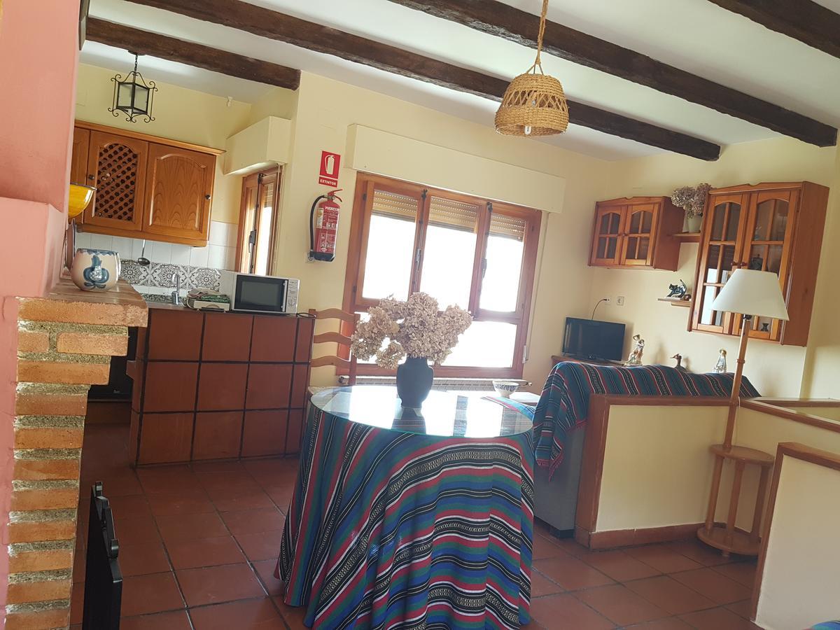 Apartamento Turísticos Rural Tinaos Bubión