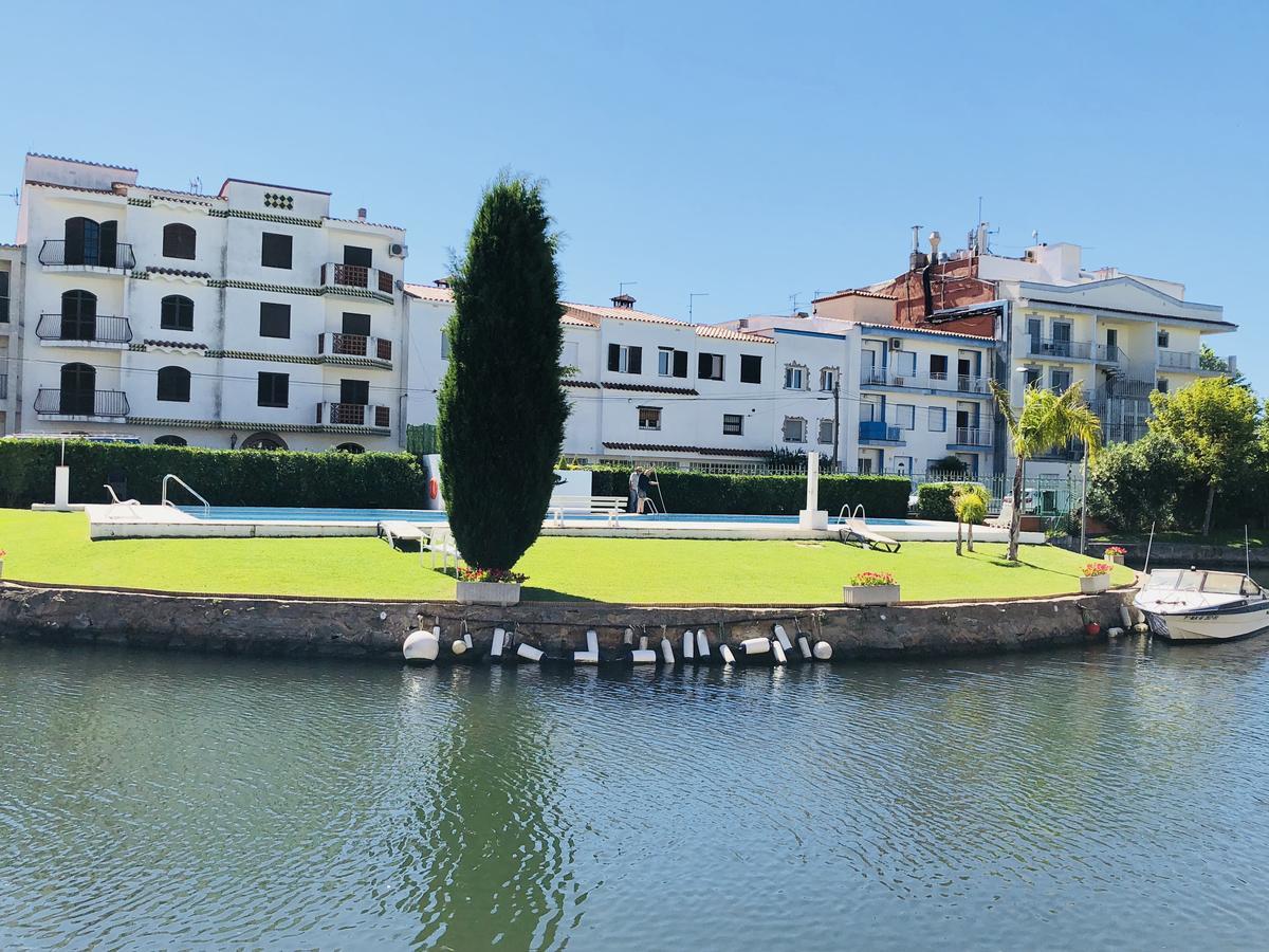 Port Sotavent 16a - Apartamento En La Marina De - Piscina Comunitaria, - Parking - Vistas Al Canal - Cerca Centro Y Playa * Empuriabrava