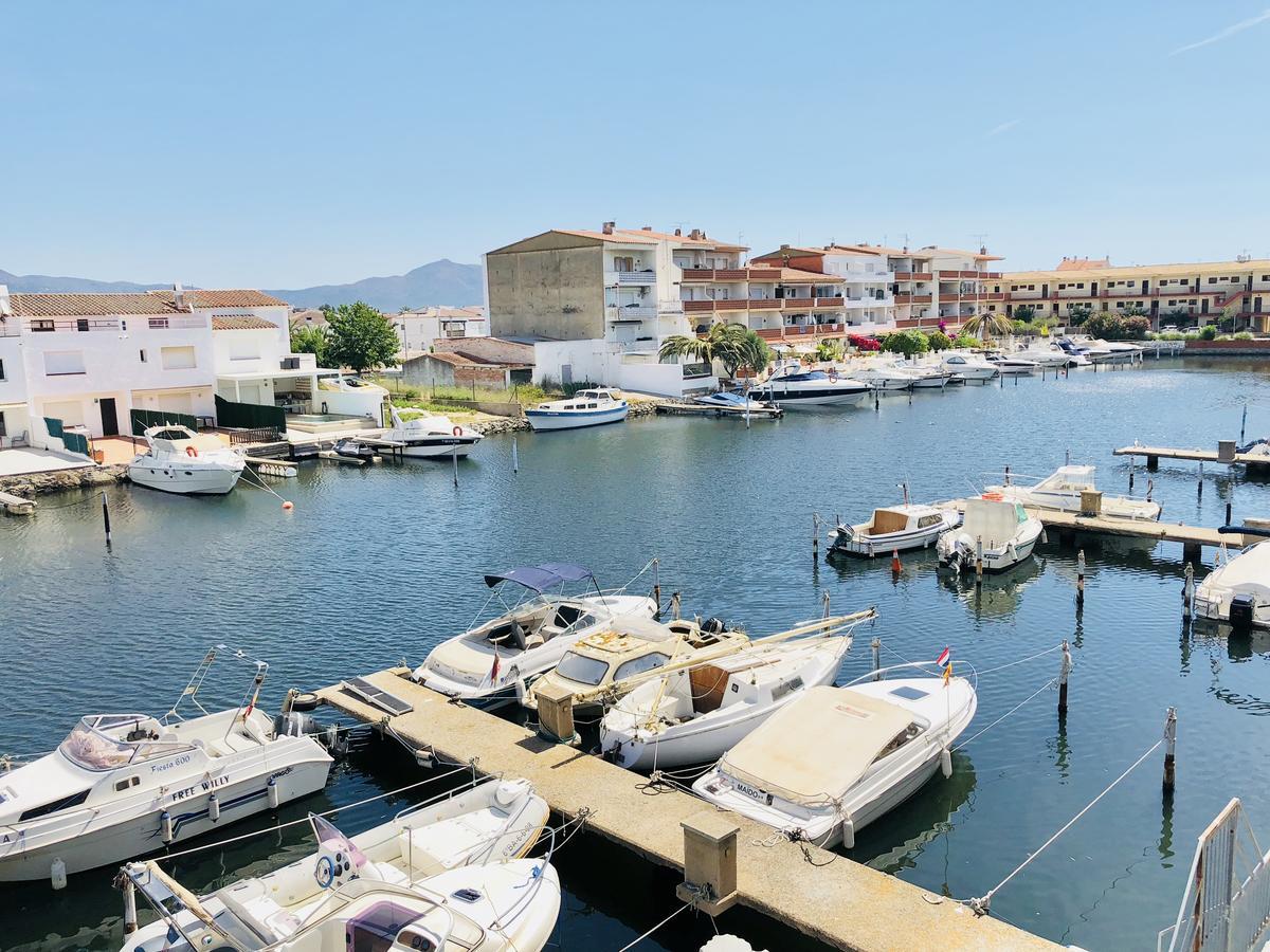 Port Emporda 28 - Apartamento En La Marina De - Vistas Al Canal - Barbacoa - Cerca Centro Y Playa