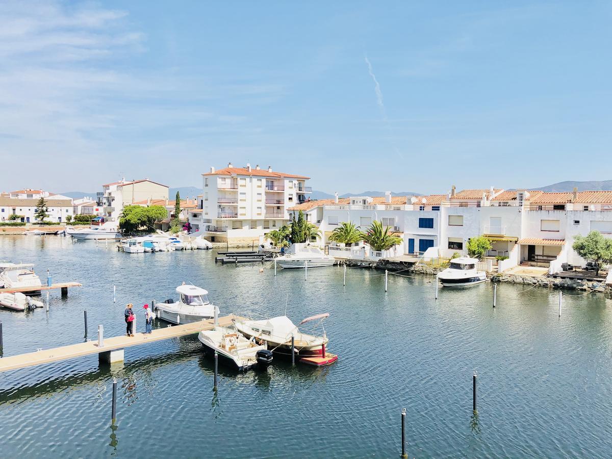 Apartamento Port Emporda 28 - Apartamento En La Marina De - Vistas Al Canal - Barbacoa - Cerca Centro Y Playa
